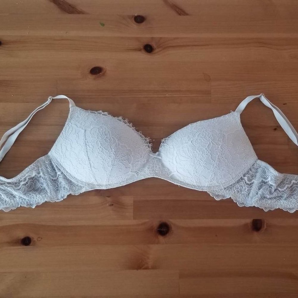 Victoria's Secret Dream Angels - White Lacy Padded Bra - No Underwire - 36C